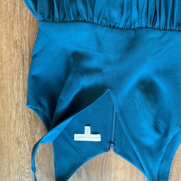 Beautiful Flowy Dress - Picture 2 of 2